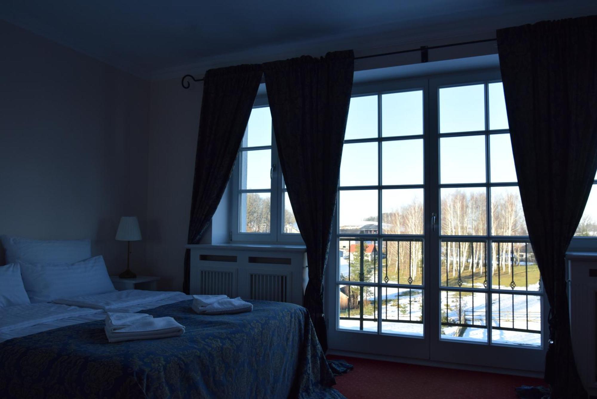 Palac I Folwark Nemino Sierakowice  ภายนอก รูปภาพ