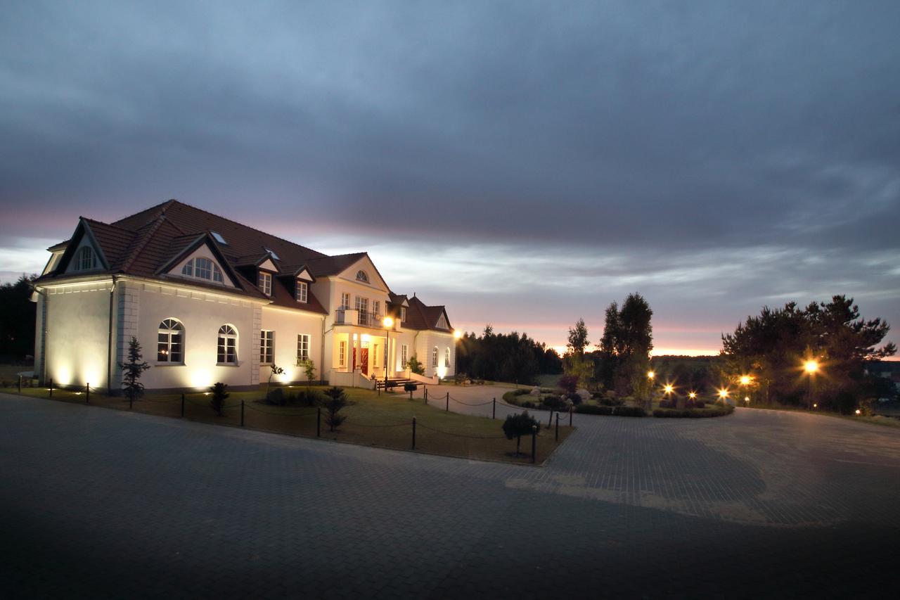 Palac I Folwark Nemino Sierakowice  ภายนอก รูปภาพ