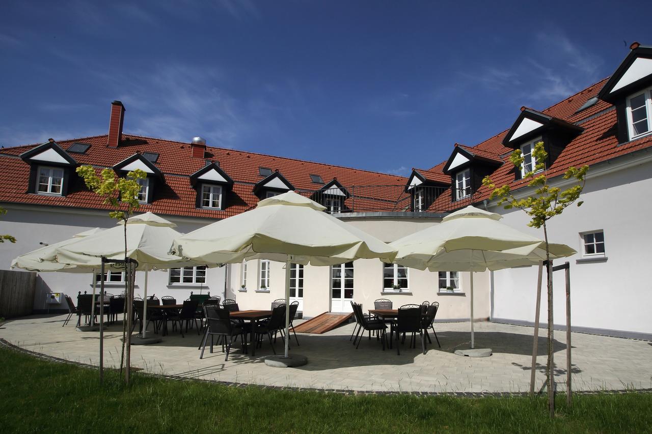 Palac I Folwark Nemino Sierakowice  ภายนอก รูปภาพ