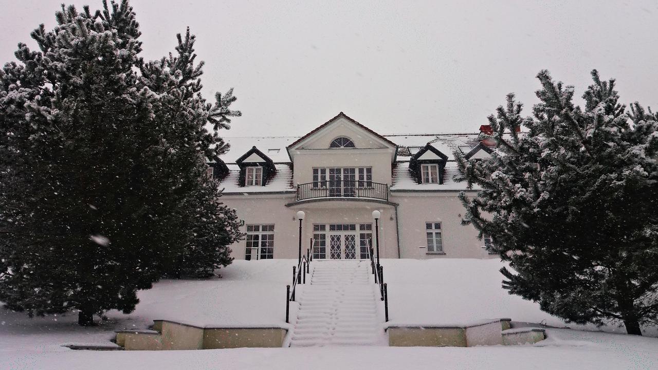 Palac I Folwark Nemino Sierakowice  ภายนอก รูปภาพ
